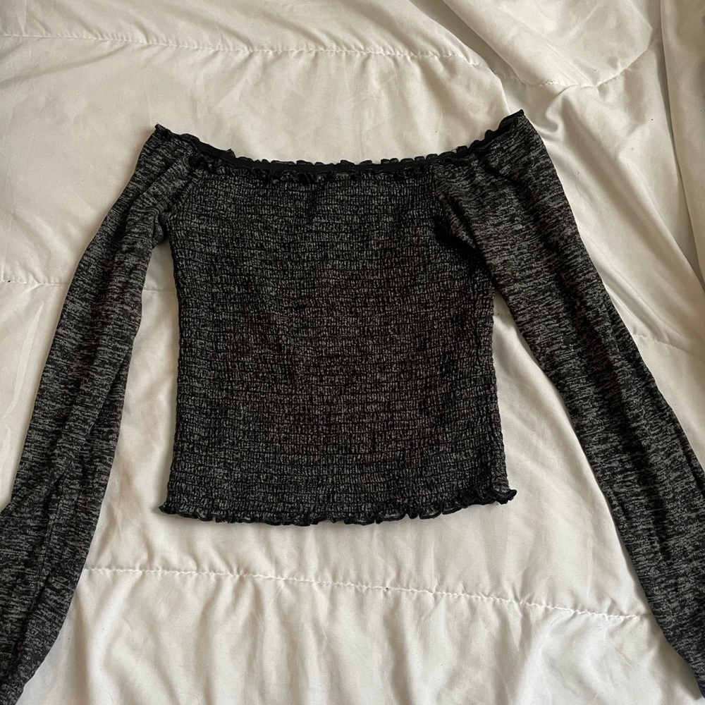 off the shoulder long sleeve crop top size S